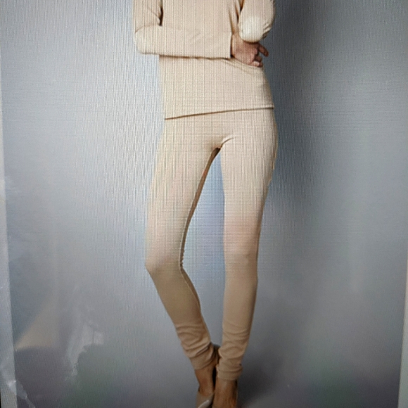 BCBGMaxAzria Pants - 💰SOLD!!!💰BCBGMaxAzria Cream Mason Leggings